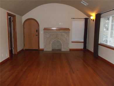 1127 N Broadway Ave, Shawnee, OK 74801 - photo 3