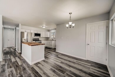 18-web-or-mls-Bancroft St-018