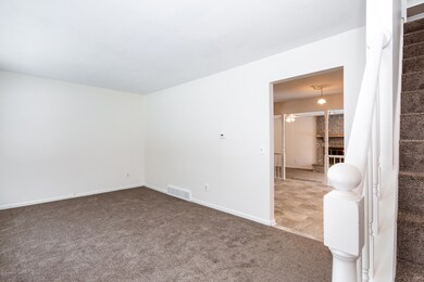 3201 Continental Dr, Lansing, MI 48911 - photo 4