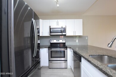 559 N Maple St, Chandler, AZ 85226 - photo 3