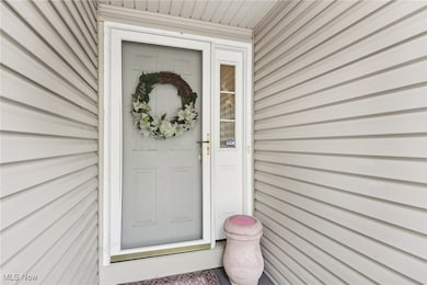 1484 Waters Edge Dr unit 2A, Akron, OH 44313 - photo 2