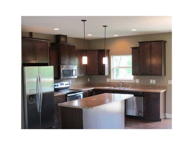 Kitchen. Great Kitchen layout with stainless appli