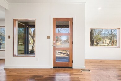 501 W Peach St, Fredericksburg, TX 78624 - photo 2