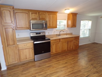 4004 Curry Rd unit A, Arlington, TX 76001 - photo 4