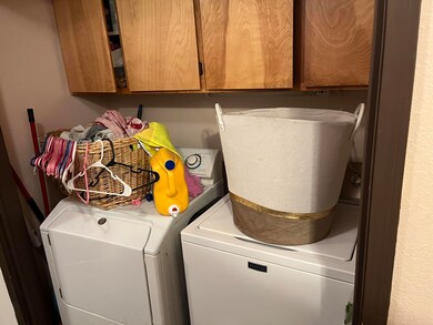 1006 S Shasta Ave unit 1006/1008, Eagle Point, OR 97524 - photo 2