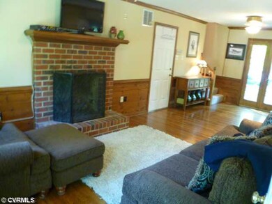 Den/Family/Great Room - Family room from the front