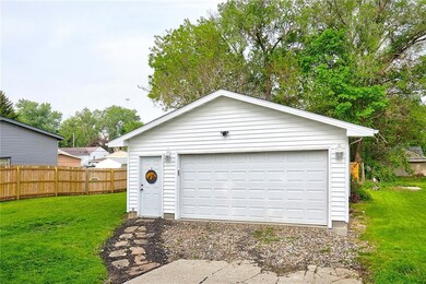 4138 56th St, Des Moines, IA 50310 - photo 4