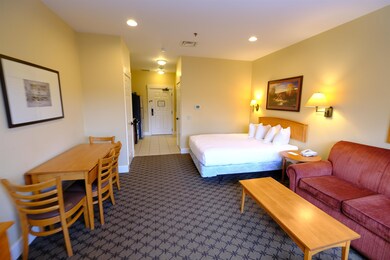 322 QII Jackson Gore Inn unit 322 QII, Ludlow, VT 05149 - photo 4