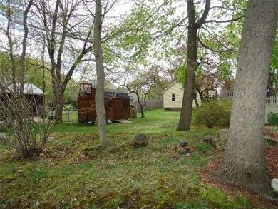 26 Myrtle Ave, Newburyport, MA 01950 - photo 4