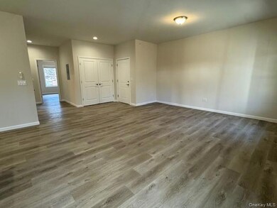 4 S Hills Way unit 11, Poughkeepsie Township, NY 12590 - photo 6