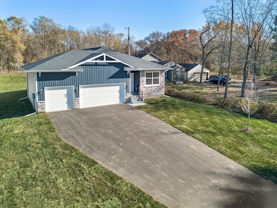 7625 Pleasant View Dr, Saint Paul, MN 55112 - photo 7