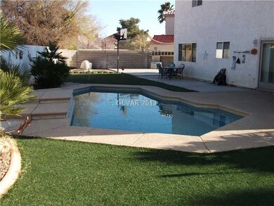 Swimming Pool/Hot Tub/Sauna. A yard for lots of ac
