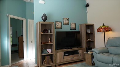 2109 Kingfisher Ln, Mission, TX 78572 - photo 5