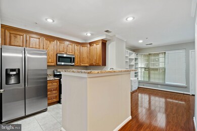 2499 Angeline Dr unit 102, Herndon, VA 20171 - photo 7