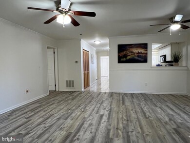 2304 Creekside Dr unit 44, Newark, DE 19711 - photo 5