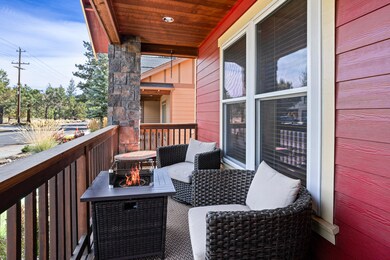 1141 E Cascade