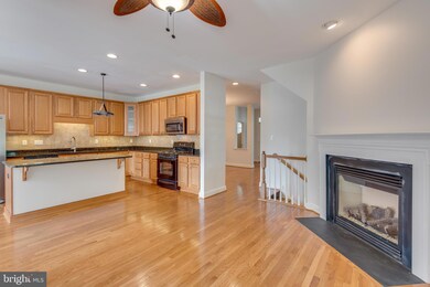 23306 Jonquil Ln, California, MD 20619 - photo 5