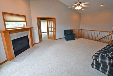 814 Fox Run Ct, Oregon, WI 53575 - photo 2