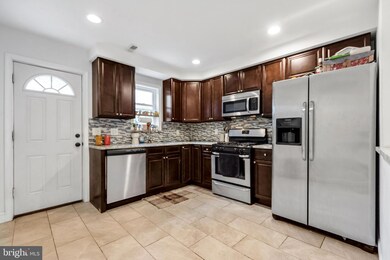 1833 E Albert St, Philadelphia, PA 19125 - photo 4