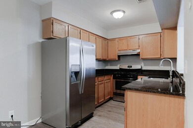 12572 Kempston Ln unit 884, Woodbridge, VA 22192 - photo 7