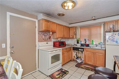 11 Woodbine St unit 2, Pawtucket, RI 02860 - photo 3