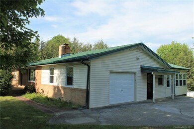 17 Ridgewood Acres Dr, Hendersonville, NC 28792 - photo 5