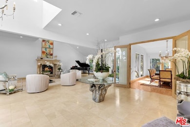 605 N Hillcrest Rd, Beverly Hills, CA 90210 - photo 4