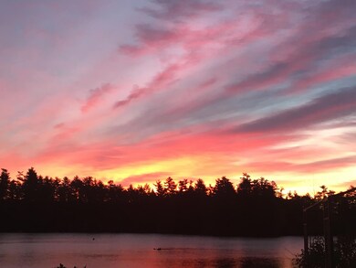 77 Meadow Rd Raymond ME06