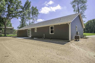 56614 Vía Pisa, Elkhart, IN 46516 - photo 2