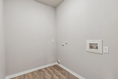 604 Porcupine Dr, Springtown, TX 76082 - photo 6