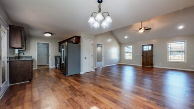 106 Blue Grass Dr, Shelbyville, TN 37160 - photo 7