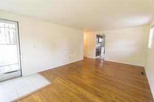 6210 Chelmsford Square E, Columbus, OH 43229 - photo 4