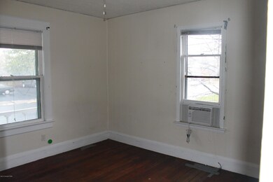 1187 W Main St, Stroudsburg, PA 18360 - photo 3