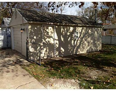 Parking Lot/Garage. Almost 2 car garage