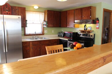 46 Townhouse Rd unit 48, Allenstown, NH 03275 - photo 4