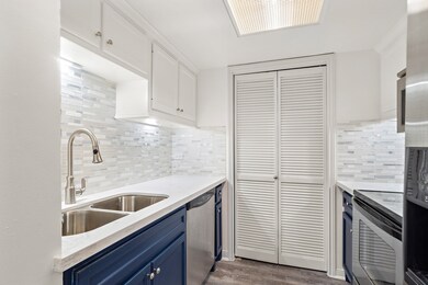 Sage Condominiums unit 613, Houston, TX 77056 - photo 7