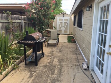 5701 Post Oak Dr, Laredo, TX 78041 - photo 4