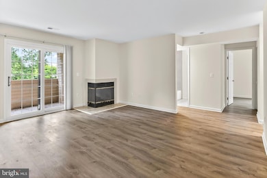 6925 Mary Caroline Cir unit H, Alexandria, VA 22310 - photo 7