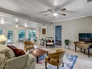 1353 Live Oak Ln Jacksonville-020-83-Fam