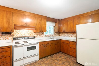 2124 N 167th St, Shoreline, WA 98133 - photo 4