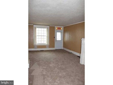 1242 Buttonwood St, Reading, PA 19604 - photo 5