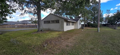 1801 Svetlik Ave, Bay City, TX 77414 - photo 3