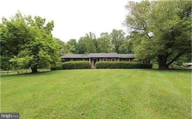 12225 Thoroughbred Rd, Herndon, VA 20171 - photo 4