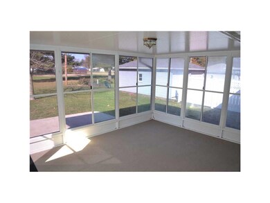 3-Seasons Porch/Room.