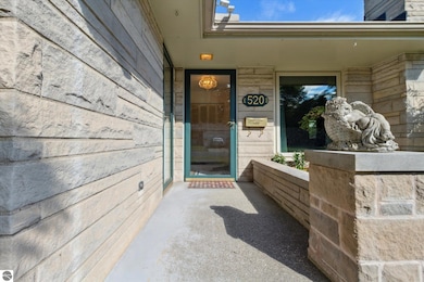 520 Yale Ave, Alma, MI 48801 - photo 5