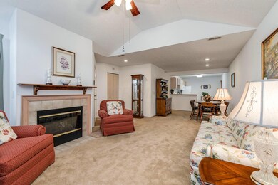 96 Villa Creek Dr unit 1396, Reynoldsburg, OH 43068 - photo 6