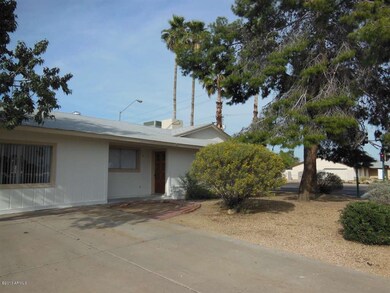 Double Driveway - Plenty of Parking!