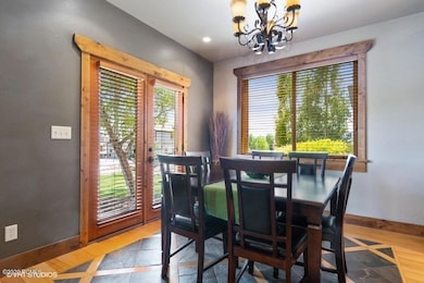 07_1126SpringerViewDr_2_DiningRoom_LowRe