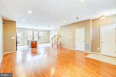 9202 Alvyn Lake Cir, Bristow, VA 20136 - photo 4