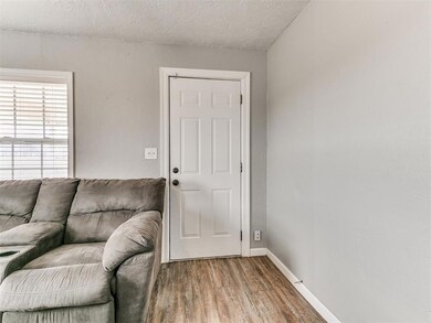 504 S Frisco Rd, Tuttle, OK 73089 - photo 5